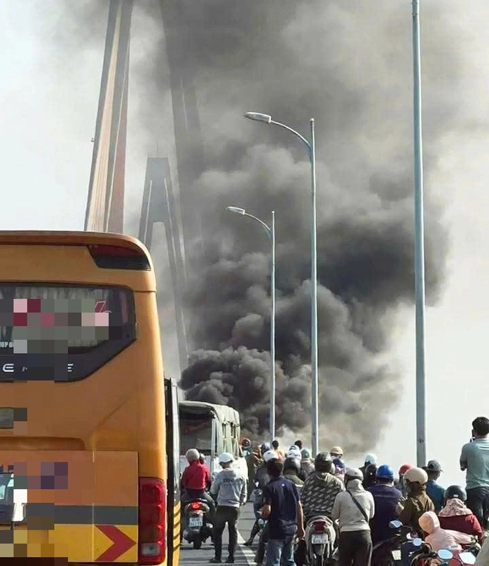 Tin tức 24h: Áp thấp nhiệt đới loanh quanh trên Biển Đông, Trung Bộ mưa lớn từ đêm nay - 4