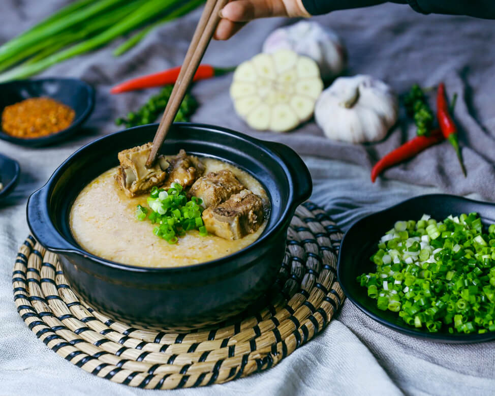 Món cháo nóng hổi muốn ăn ngon phải kiên nhẫn, mách bạn 3 địa chỉ nổi tiếng nhất Hà Nội   - 1