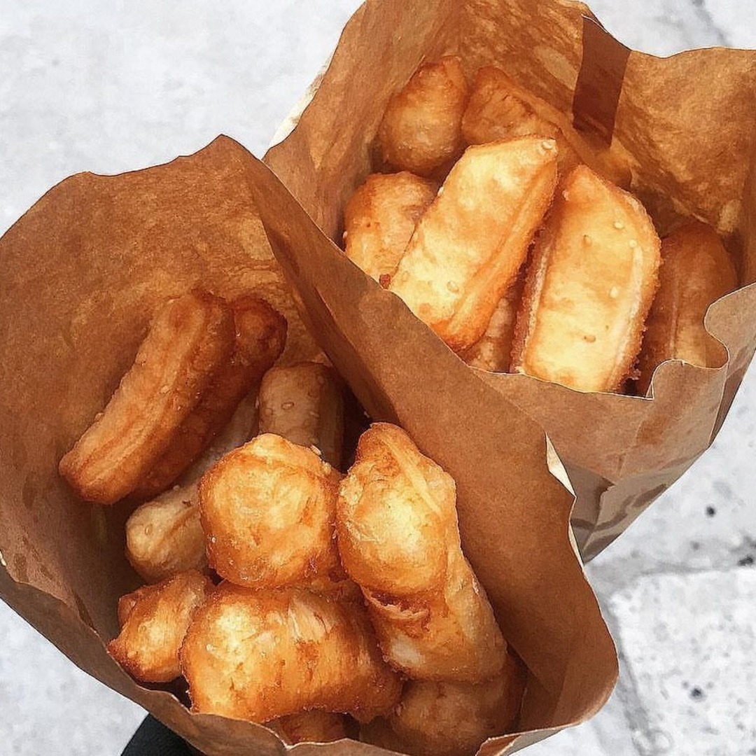 Dắt nhau đi ăn quẩy nóng Hà Nội với 6 địa chỉ ngon no rẻ, có quán hàng chục năm bán món ăn vặt quốc dân - 2