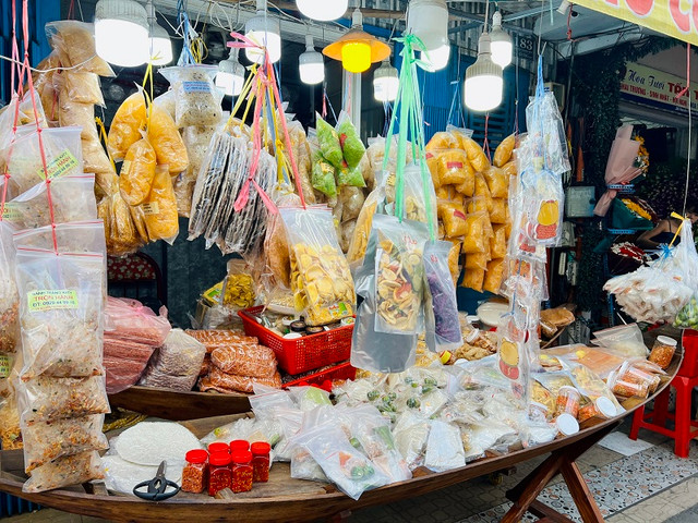 6 khu phố ẩm thực nức tiếng Sài Gòn, món nào cũng có, trong túi có 200k là ăn uống phủ phê no căng bụng - 2