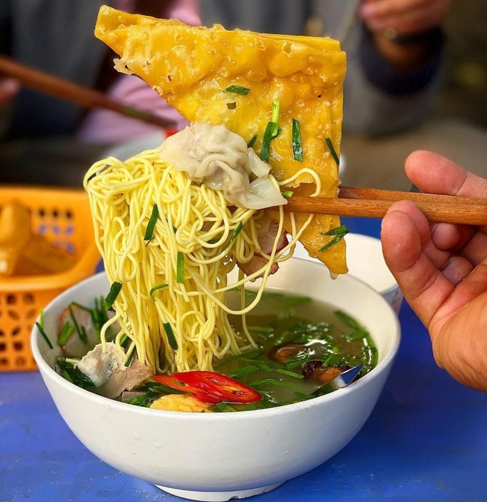 Ở Hà Nội có một món mì vừa ngon vừa đẹp, mách bạn 5 địa chỉ nổi tiếng mà dân sành ăn đều biết - 1