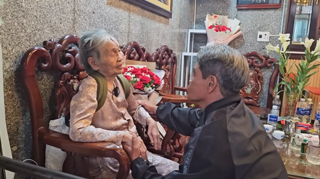 Mẹ đi bước nữa đành gửi con trai 5 tuổi về quê rồi thất lạc, 54 năm sau, tin vui bất ngờ đến với đại gia đình  - 2