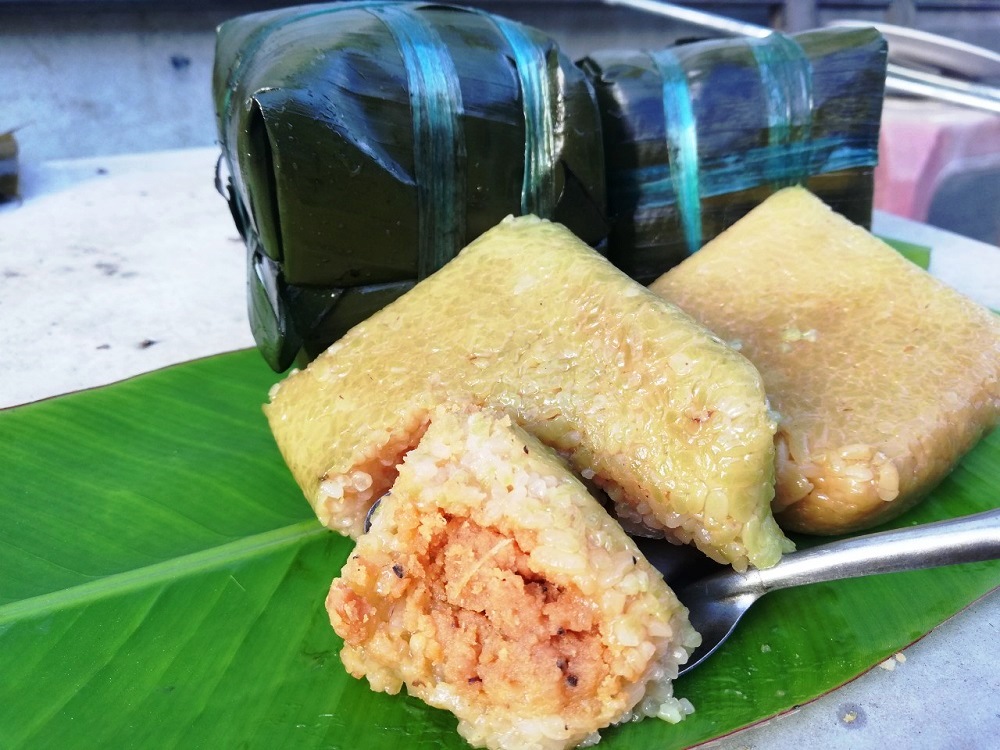 Có gì trong chiếc bánh chưng mini đặc sản Huế, chế biến kỳ công tỉ mỉ, trông “nhỏ mà có võ” - 2