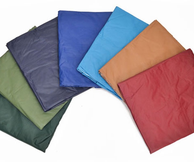 5 vật dụng "bất ly thân" trong mùa mưa lạnh, giá chỉ vài chục nghìn đồng, để trong cốp xe cực kỳ tiện lợi - 1