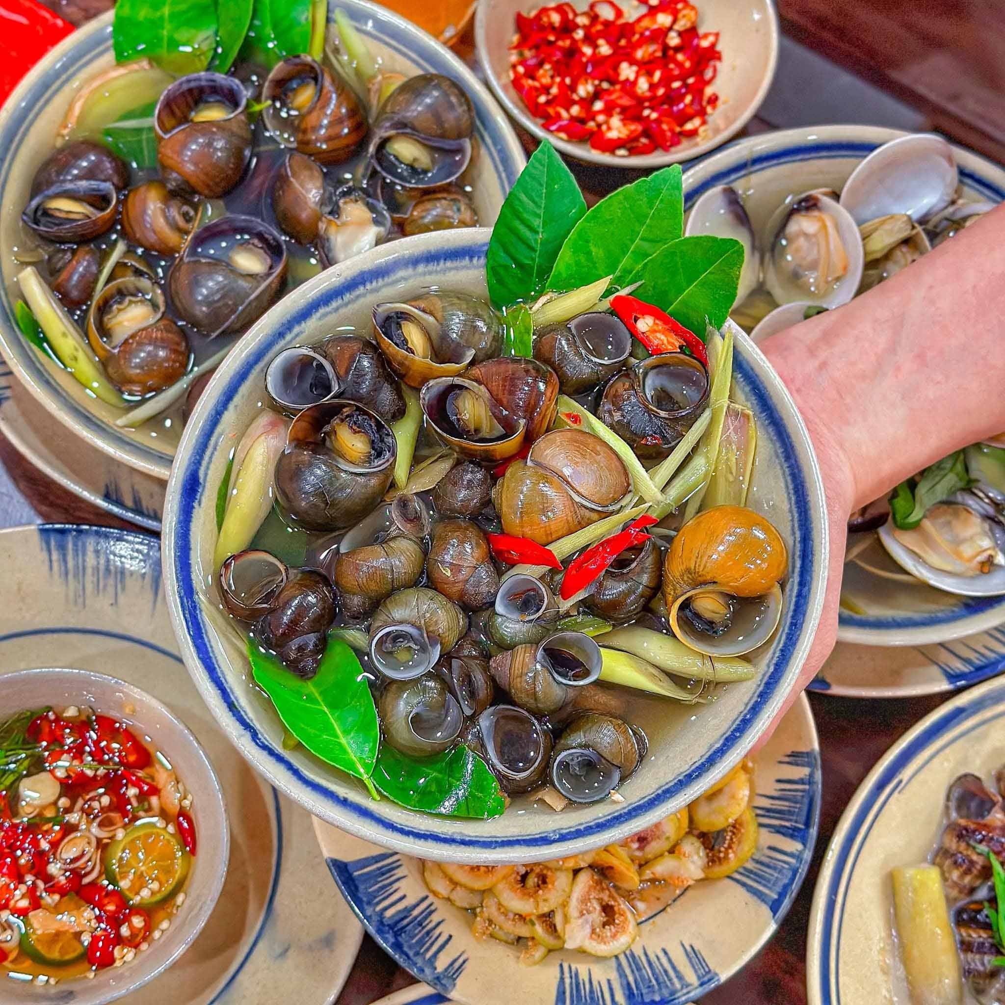 Ăn ốc nóng ở TP.HCM, mách bạn 7 địa chỉ ngon nhất, giá rẻ giật mình món nào cũng có - 1
