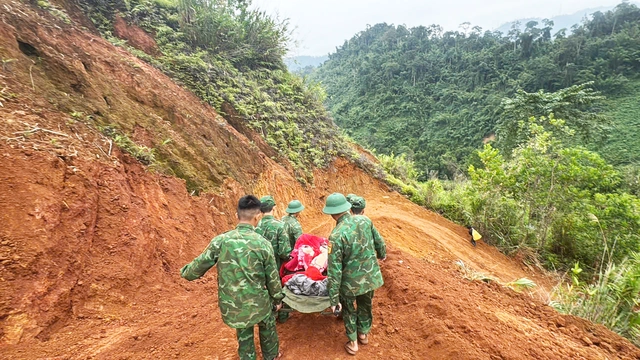 Tin tức 24h: Bão số 15 sẽ đi vào vùng biển từ Gia Lai đến Khánh Hòa - 3