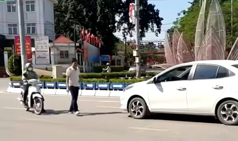 Tin tức 24h: Bão số 15 sẽ hướng vào khu vực nào trên đất liền? - 3