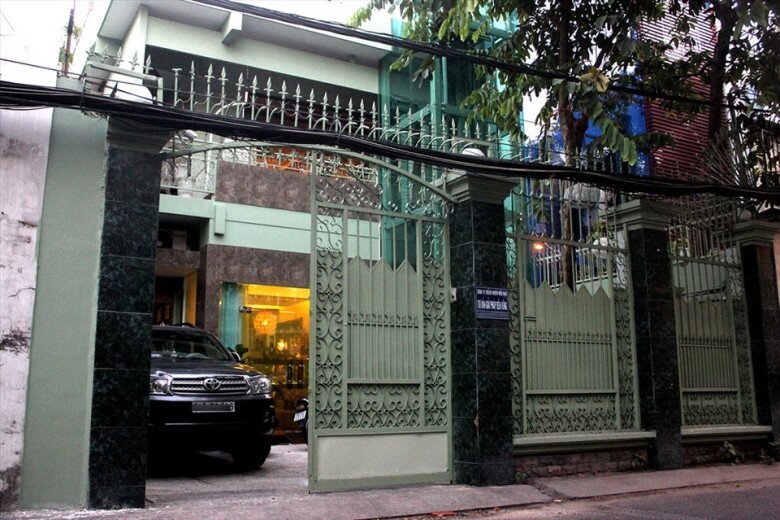 2 sao Việt trùng tên "giàu bậc nhất": Người sở hữu tượng cổ 200 năm tuổi, người có chồng "lấy bao tải đựng tiền" - 8