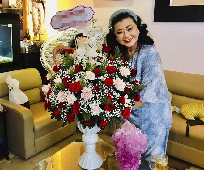 2 sao Việt trùng tên "giàu bậc nhất": Người sở hữu tượng cổ 200 năm tuổi, người có chồng "lấy bao tải đựng tiền" - 1