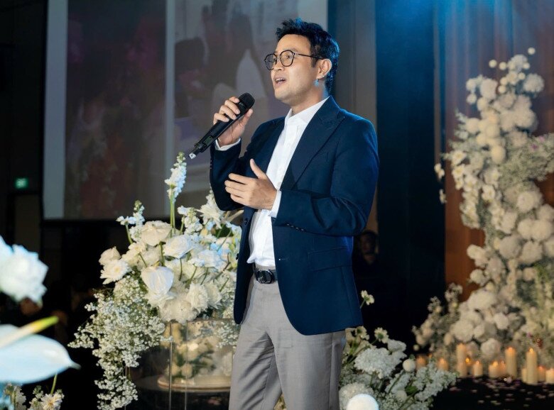 &#34;Bố&#34; Ngọc Huyền thấy mình trẻ ra chục tuổi vì &#34;con gái&#34; đi lấy chồng, là NSƯT hát trong đám cưới Đình Tú - 5