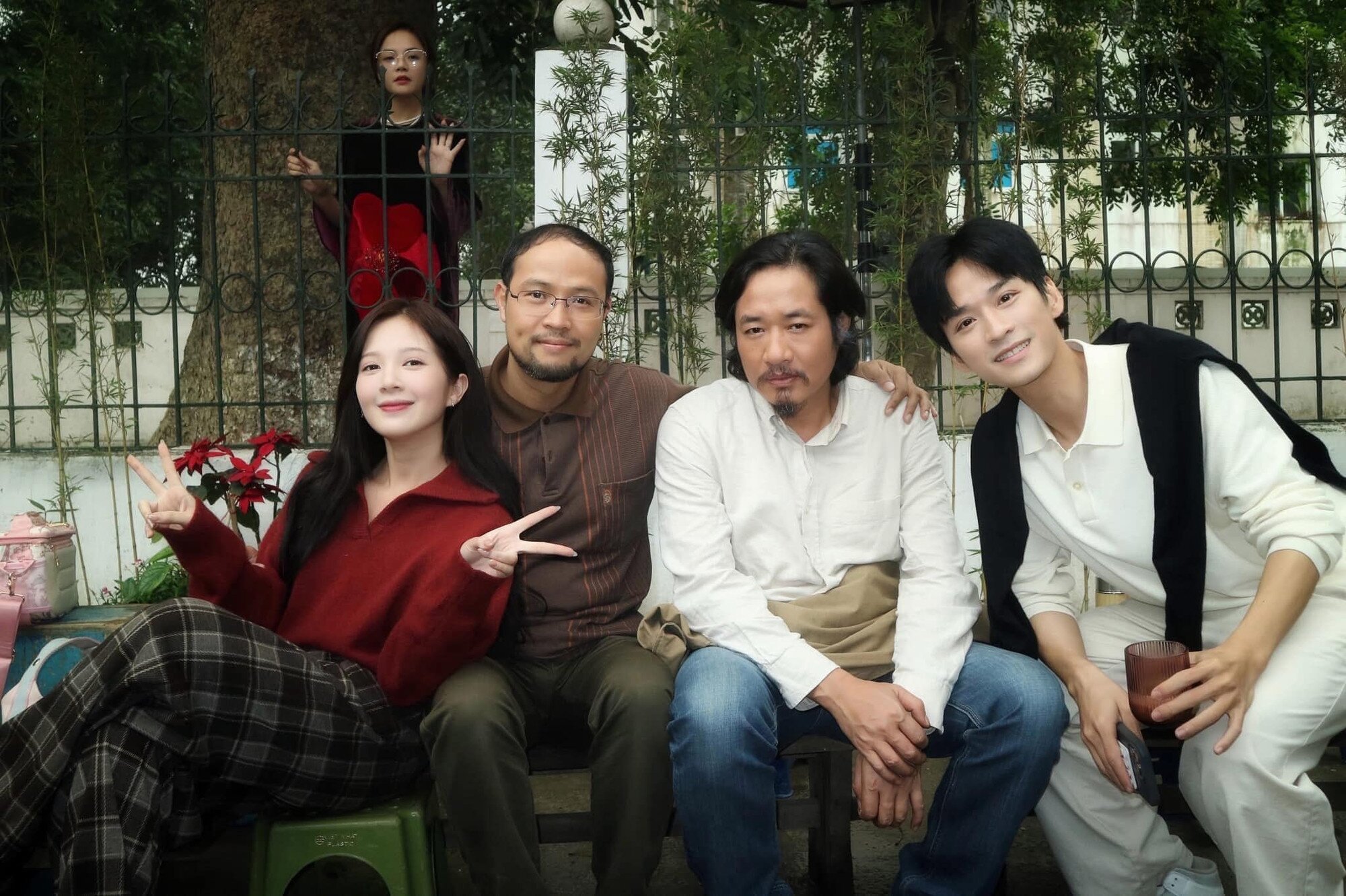 &#34;Bố&#34; Ngọc Huyền thấy mình trẻ ra chục tuổi vì &#34;con gái&#34; đi lấy chồng, là NSƯT hát trong đám cưới Đình Tú - 4