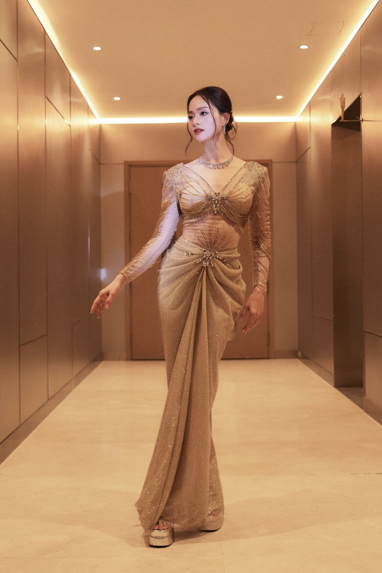 Cặp "mẹ 2 con" trùng tên lẫn năm sinh: Lan Phương kiếm 7 tỷ/năm, cựu người mẫu nóng bỏng thành dâu tỷ phú Hoàng Kiều - 18