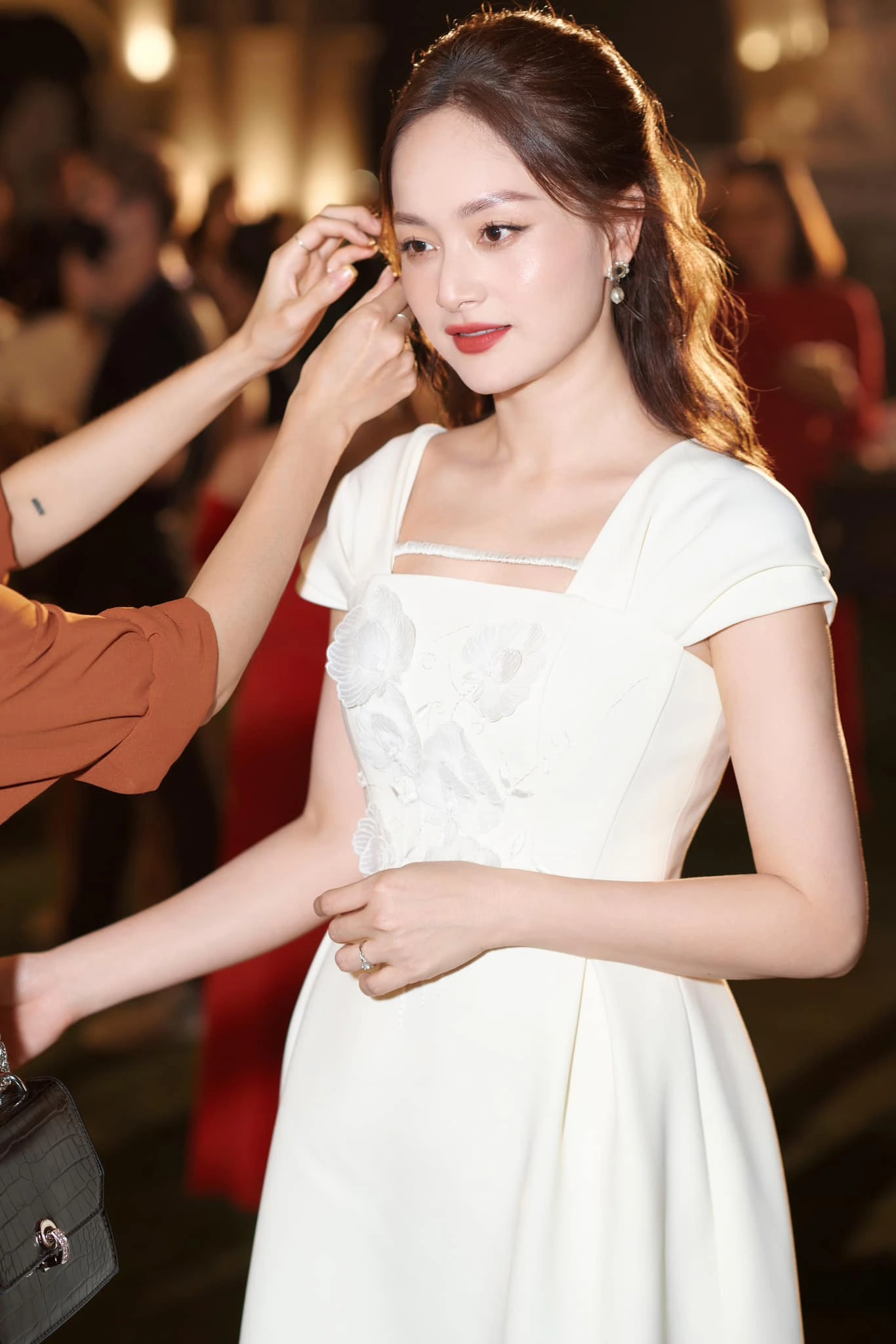 Con dâu tỷ phú Hoàng Kiều được chồng đưa hết tiền quản lý, mỹ nhân trùng tên giành quyền nuôi con nhờ kiếm 7 tỷ/năm - 14
