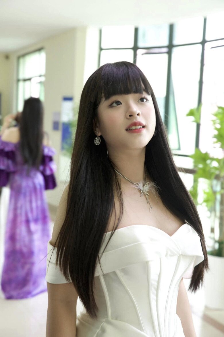Con gái út là &#34;bản sao thời trẻ&#34; của NSƯT Chiều Xuân, giờ &#34;thành đôi&#34; cùng con trai NSND Trần Lực ở tuổi 21 - 7