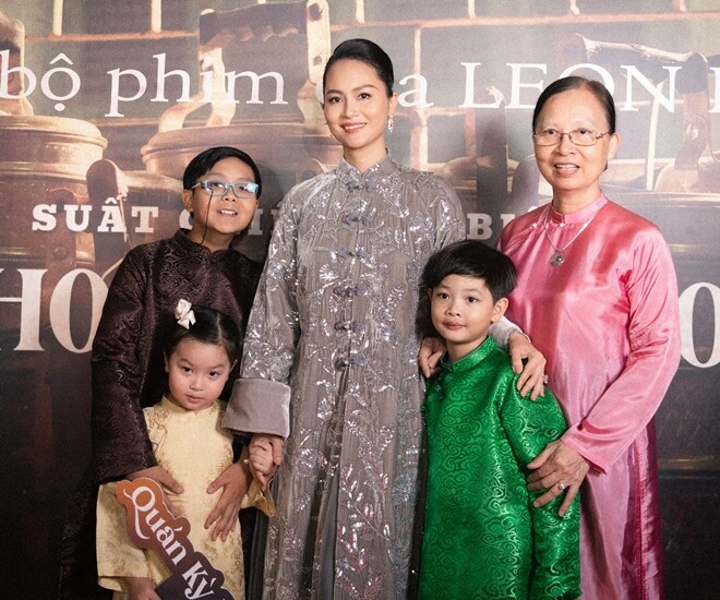 Đỗ Thị Hải Yến mang 3 con với chồng doanh nhân lên thảm đỏ, nhan sắc tuổi 43 &#34;tuyệt đối điện ảnh&#34; - 1