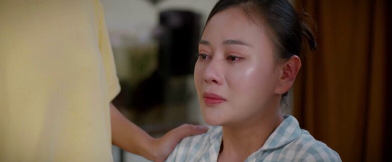 Gió Ngang Khoảng Trời Xanh: Phương Oanh nghẹn ngào muốn ly hôn khiến khán giả &#34;đau theo&#34;, &#34;con trai&#34; nói thương &#34;bố mẹ&#34; - 5
