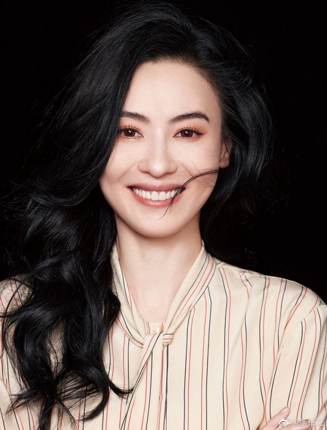 Đừng trông mặt bắt hình dong, &#34;ngọc nữ&#34; lộ mặt thật: Luộm thuộm, đi cả giày lên thảm, khác xa hình ảnh trên phim - 12