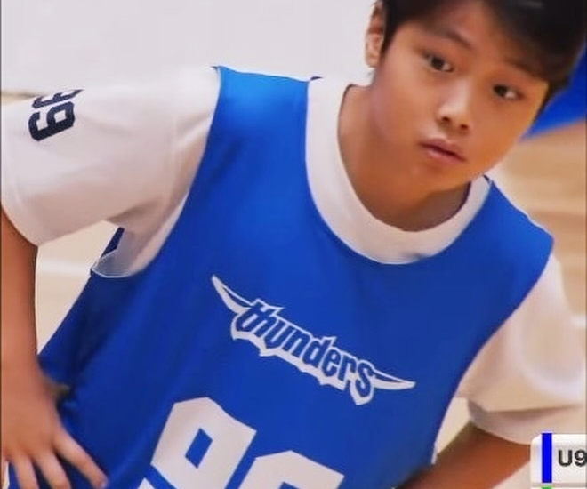 Con trai 10 tuổi của Lee Byung Hun bất ngờ "chỉnh" người lớn, ngoại hình "nhặt" hết nét đẹp của bố mẹ - 1