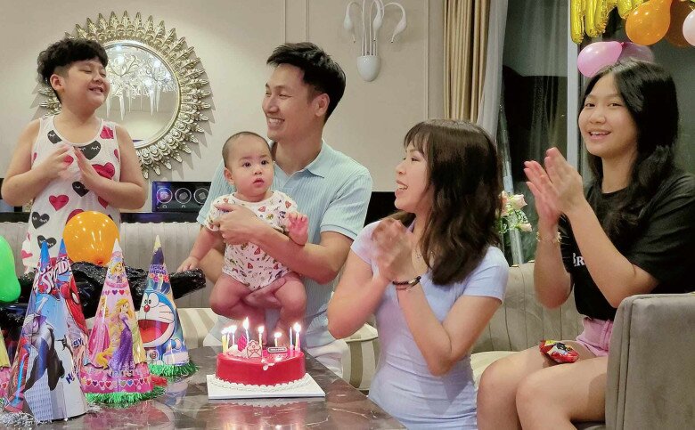 Mạnh Trường: &#34;Vợ chồng tôi đã chuẩn bị sẵn tâm lý nếu con gái 16 tuổi có bạn trai&#34; - 5