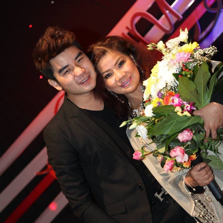 “Mẹ chồng” Thanh Hương 60 năm đứng trên sân khấu, là chủ tịch quyền uy, sống an nhiên bên chồng và 10 người cháu - 6