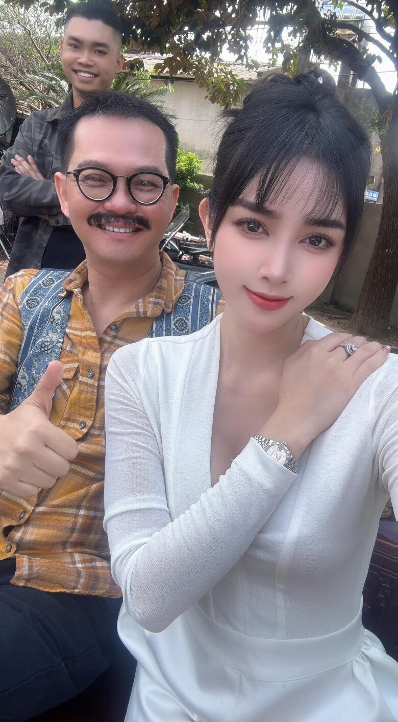 Mỹ nhân phim hài Tết khiến Quang Tèo "si mê", 24 tuổi đã sở hữu tài sản lớn, ngày càng xinh đẹp - 4