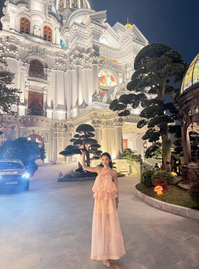 Mỹ nhân phim hài Tết khiến Quang Tèo "si mê", 24 tuổi đã sở hữu tài sản lớn, ngày càng xinh đẹp - 10