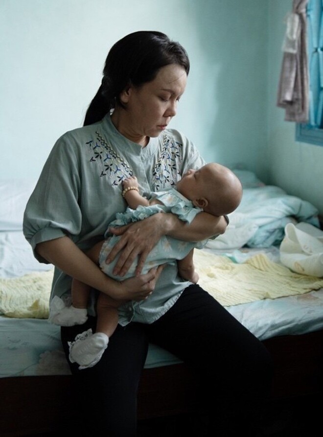Việt Hương sướng vì cưới được "người đàng hoàng", dặn Hoài Phương: "Ông mà bỏ tôi sớm là tôi kiếm trai 6 múi liền" - 2