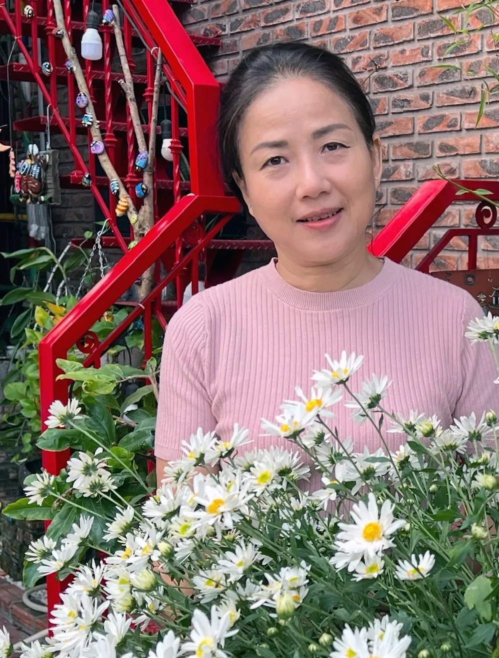 2 nữ nghệ sĩ là Phó Giáo sư - Tiến sĩ: Người làm Trưởng khoa trẻ đẹp, người sống cực kín tiếng - 9