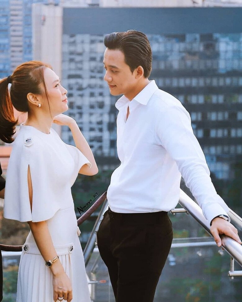 Mai Tài Phến ngồi kế bố mẹ Mỹ Tâm ở concert, suốt 8 năm đồng hành trong âm thầm - 10