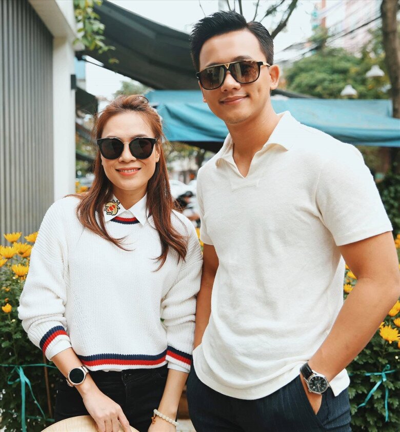 Mai Tài Phến ngồi kế bố mẹ Mỹ Tâm ở concert, suốt 8 năm đồng hành trong âm thầm - 11