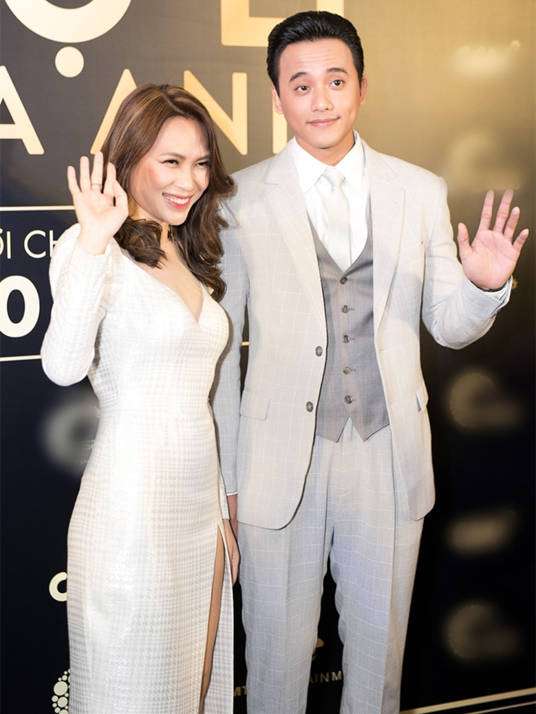 Mai Tài Phến ngồi kế bố mẹ Mỹ Tâm ở concert, suốt 8 năm đồng hành trong âm thầm - 9