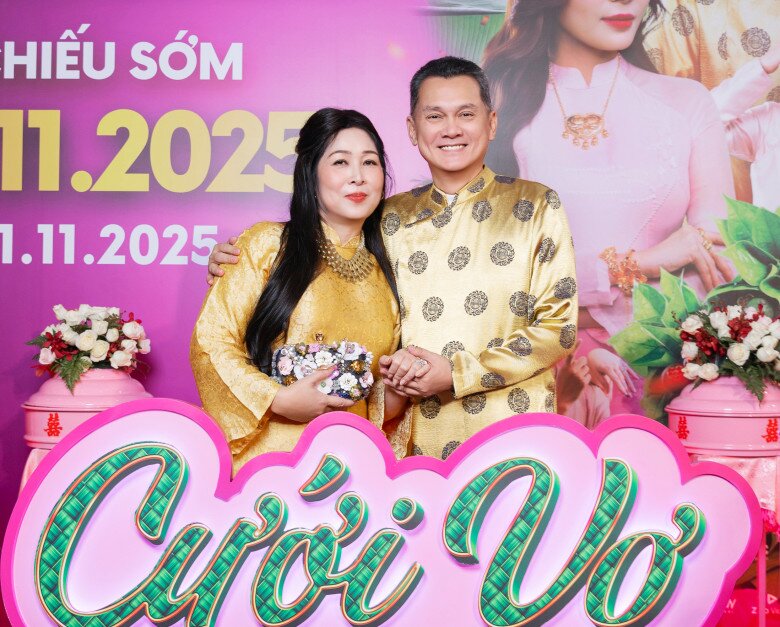 Nam diễn viên Mưa Đỏ kể chuyện bố mẹ sống trên mái nhà vì ở quê bị lũ lụt, khiến siêu mẫu Xuân Lan khóc nghẹn - 2