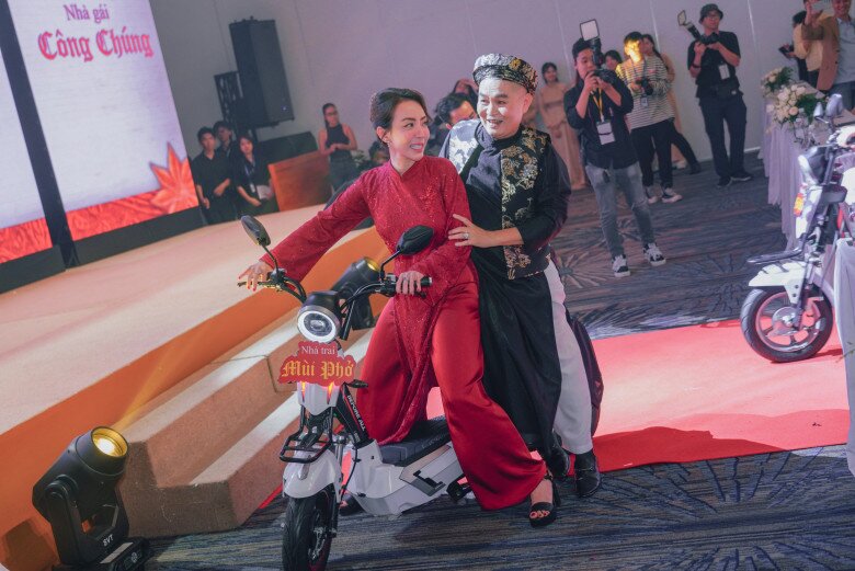 NSƯT Xuân Hinh lần đầu đóng phim Tết: &#34;Bây giờ tôi đi diễn cũng không đói kém gì nữa&#34; - 4