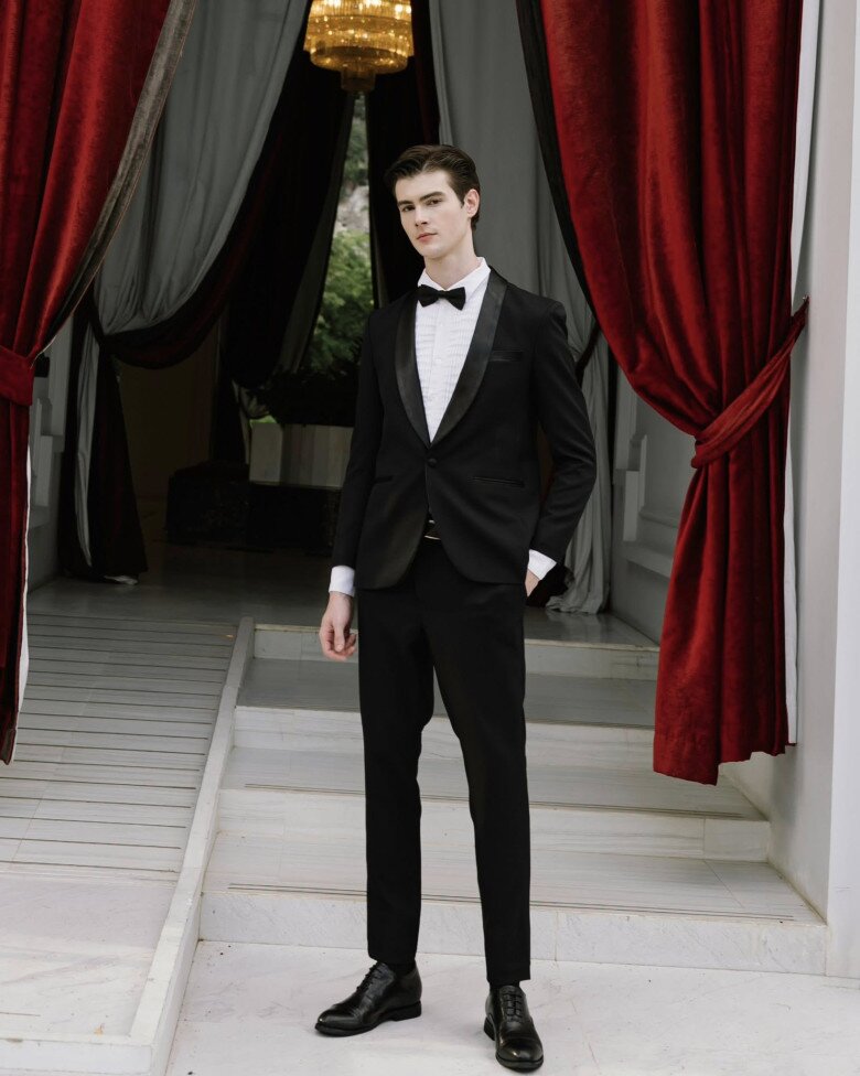 Sao nam "gây sốt" vì giống hoàng tử cổ tích: Là mẫu Nga gần 2m cưới cô gái 1m55, từng chạy thục mạng vì động đất - 3