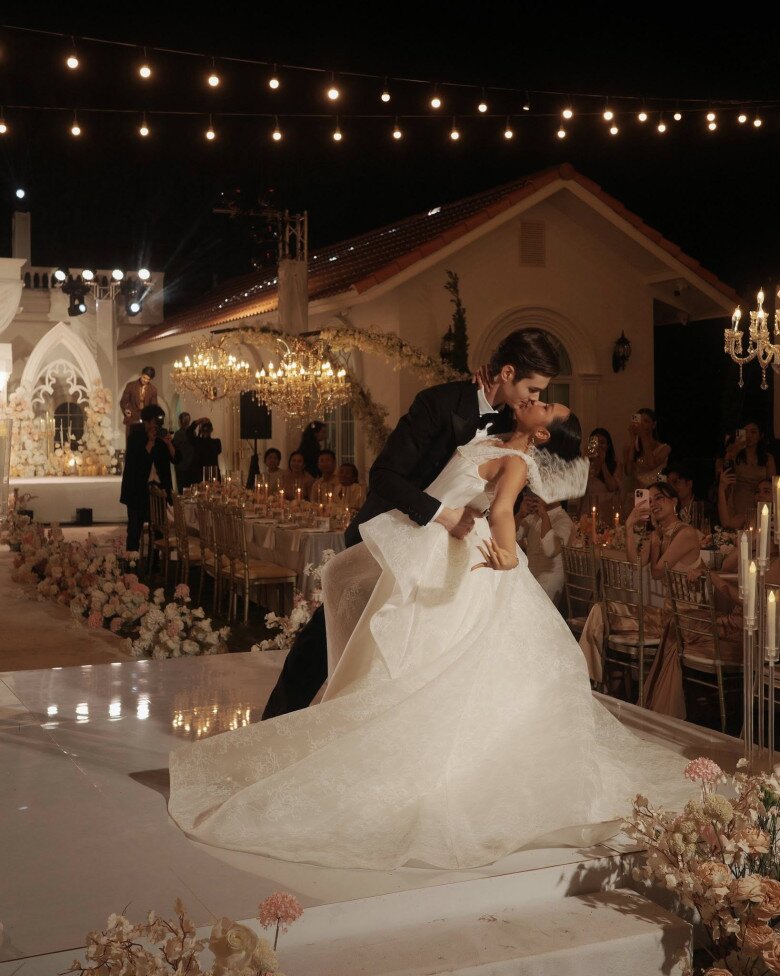 Sao nam "gây sốt" vì giống hoàng tử cổ tích: Là mẫu Nga gần 2m cưới cô gái 1m55, từng chạy thục mạng vì động đất - 10