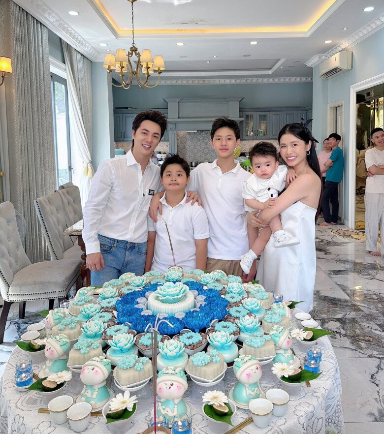 Sao Việt làm đám cưới ở chùa: Công Vinh chọn quy y theo Thủy Tiên, Đoàn Minh Tài xứng đôi với vợ kém 16 tuổi - 12