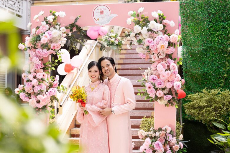 Sao Việt làm đám cưới ở chùa: Công Vinh chọn quy y theo Thủy Tiên, Đoàn Minh Tài xứng đôi với vợ kém 16 tuổi - 2