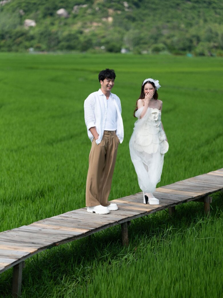 Sao Việt làm đám cưới ở chùa: Công Vinh chọn quy y theo Thủy Tiên, Đoàn Minh Tài xứng đôi với vợ kém 16 tuổi - 3