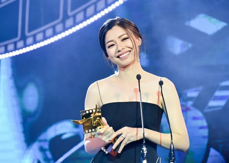 "Vợ mới" nóng bỏng của Quách Ngọc Ngoan: Ly hôn vẫn giữ liên lạc với chồng cũ, bị trầm cảm sau khi sinh đôi - 4