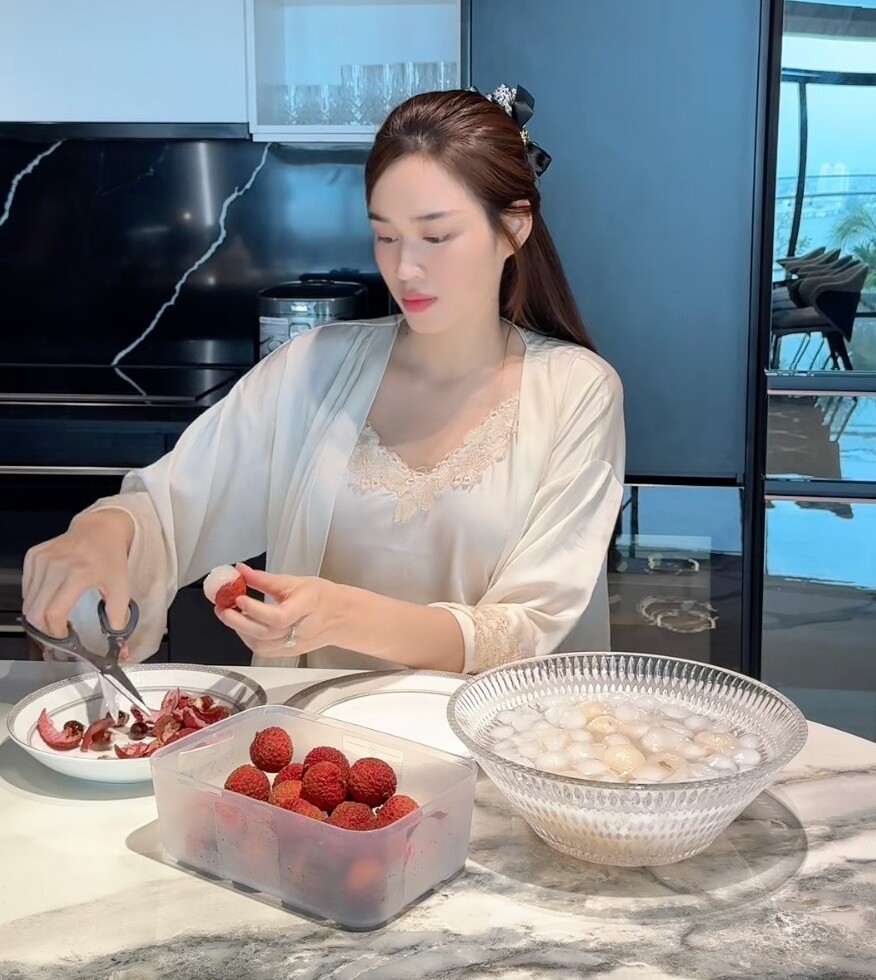 Đỗ Thị Hà hé lộ chuyện làm vợ, vướng víu vì cao trên 1m7, sẵn sàng cho điều mới sau khi cưới chồng thiếu gia Quảng Trị - 3