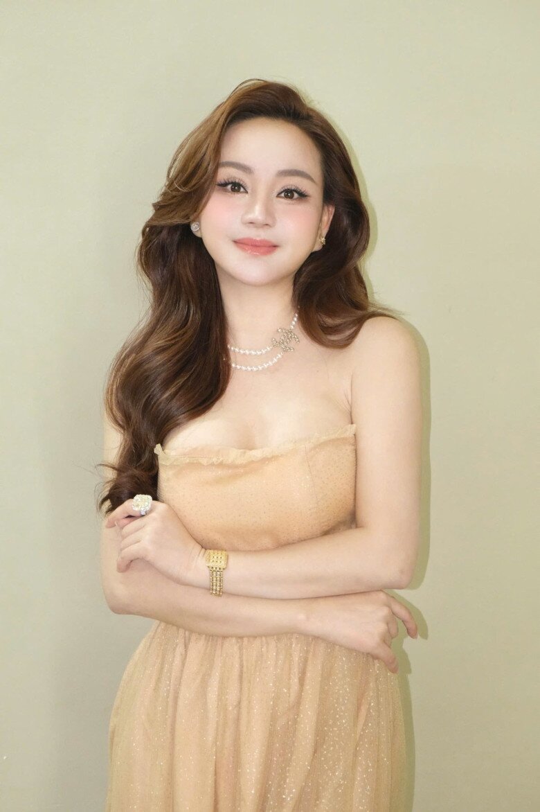 Sao Việt 24h: Con gái Hoa hậu Phương Lê "khóc um" mỗi khi NSƯT Vũ Luân vắng nhà, vẻ mặt hưởng thụ khi được bố cưng nựng - 11