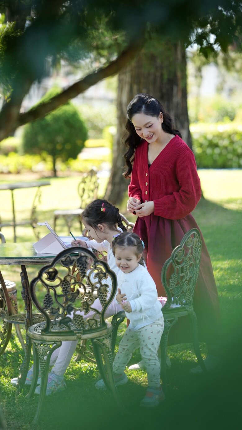 Sao Việt 24h: Con gái MC Quyền Linh khoe vẻ quyến rũ, thả thính cực mượt, sẵn sàng "dìm" bản thân để "an ủi" khán giả - 5