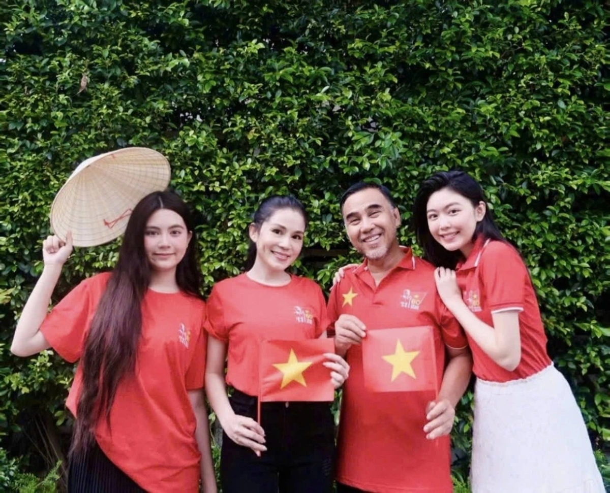 Sao Việt 24h: Con gái MC Quyền Linh khoe vẻ quyến rũ, thả thính cực mượt, sẵn sàng "dìm" bản thân để "an ủi" khán giả - 3