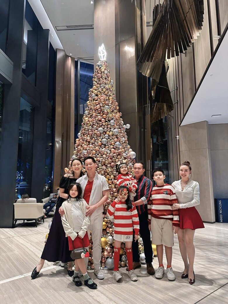 Sao Việt 24h: Con trai MC Mai Ngọc hơn 7 tháng tuổi sở hữu vóc dáng "vượt chuẩn", nghe số đo khiến các "mẹ bỉm" ao ước - 12