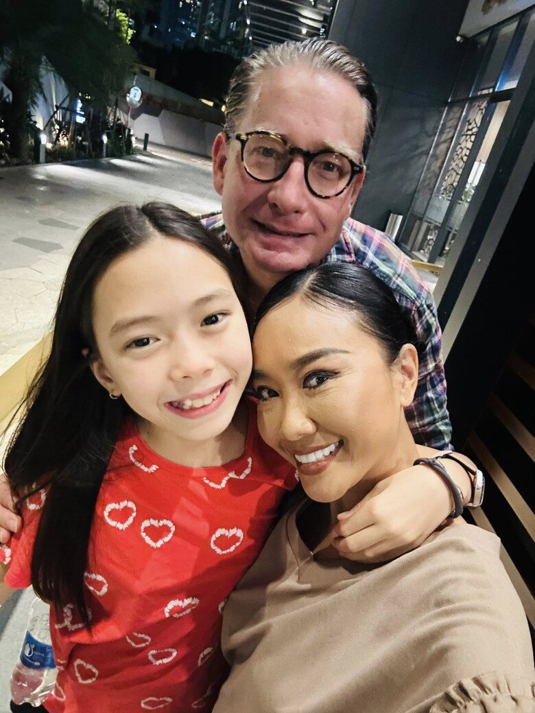 Sao Việt 24h: Nhật Kim Anh khoe con gái lần đầu đi dã ngoại, ái nữ lai diện áo bà ba ngơ ngác trước mọi thứ - 9