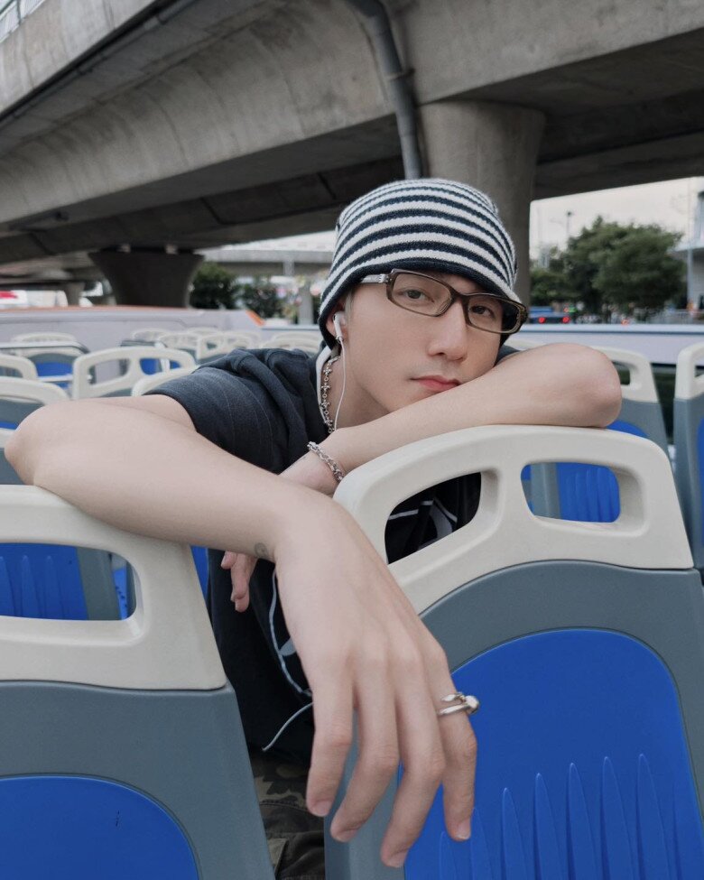 Sao Việt 24h: Trần Bảo Sơn khoe ái nữ và mẹ ruột, Bảo Tiên đẹp rạng rỡ ở tuổi 17, được xem là "bản sao" của bố - 13