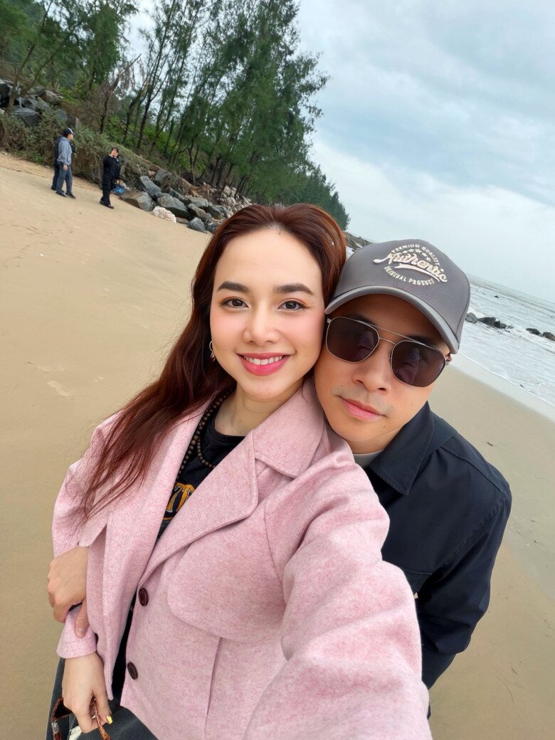 Sao Việt 24h: Trần Bảo Sơn khoe ái nữ và mẹ ruột, Bảo Tiên đẹp rạng rỡ ở tuổi 17, được xem là "bản sao" của bố - 11