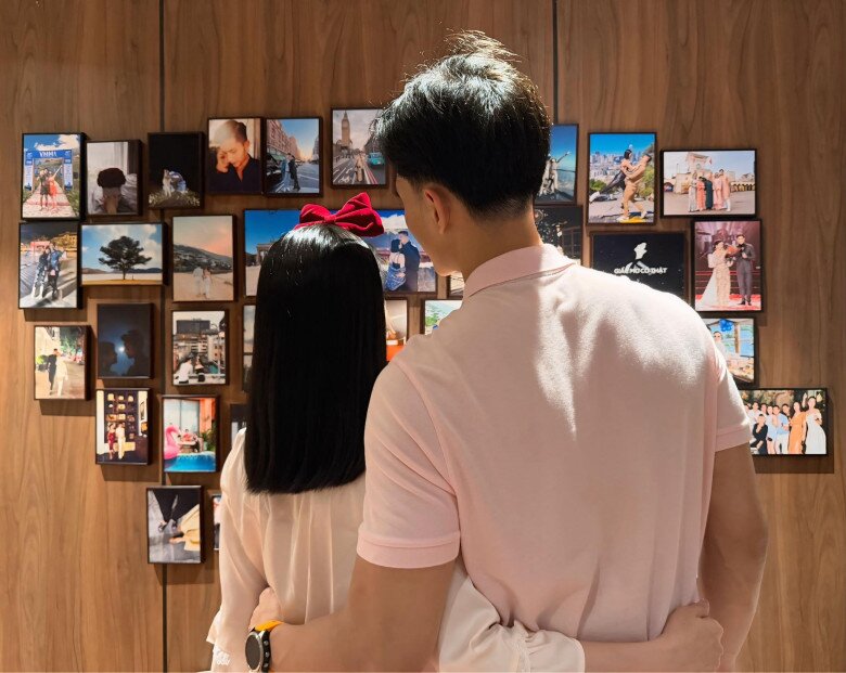 Sao Việt khoe ảnh Giáng sinh: NSƯT Vũ Luân bên con đầu lòng ở tuổi 53, quý tử cao 1m84 của Lê Phương như "người khổng lồ" - 4