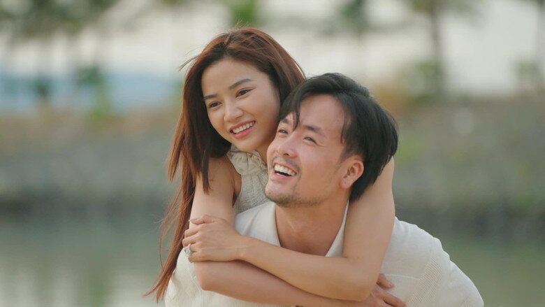 2 mỹ nhân VTV gặp cảnh tréo ngoe khi đóng phim cùng chồng: Người &#34;vừa cưới đã ly hôn&#34;, người nhìn ông xã âu yếm &#34;bạn gái&#34; - 10