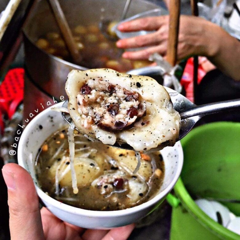 3 quán bán món bánh đặc sản mùa đông Hà Nội: Tồn tại mấy chục năm khách vẫn xếp hàng, bán 3 tiếng &#34;hết bay&#34; 4 thùng bánh - 6